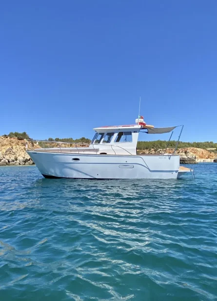 BE HAPPY – Private Yacht Charter – Half Day (3:30h)